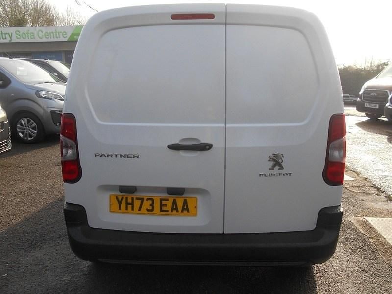 Used Peugeot Partner Premium 2023 White MPV