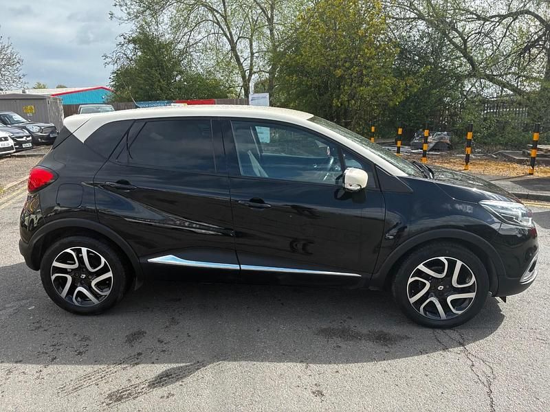 Usado Renault Captur Dynamique 90 HP (66 kW) 2015 Preto SUV