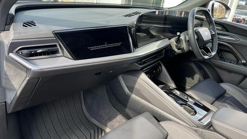 Used Audi Q5 Advanced 204 HP (150 kW) 2025 White SUV