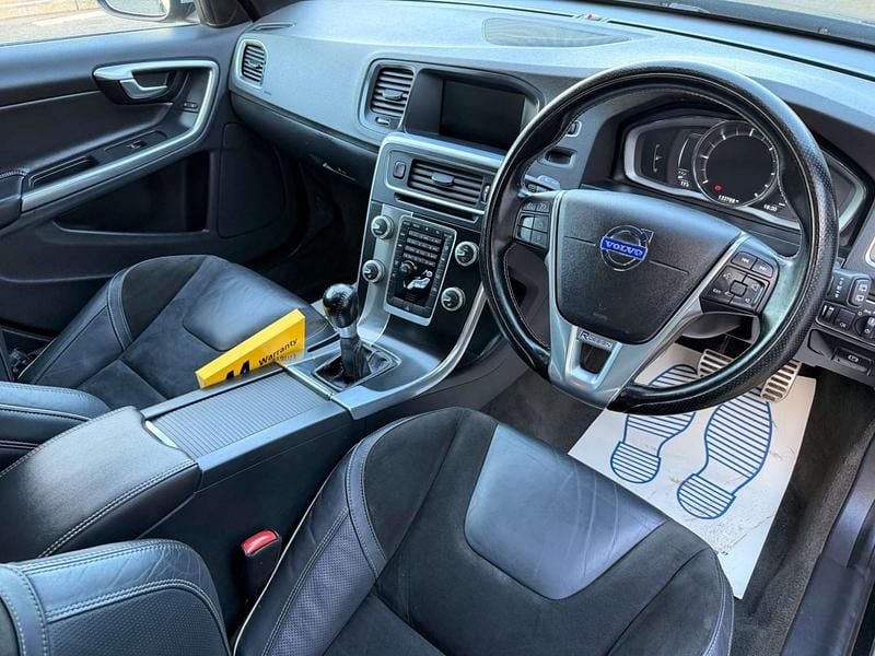 Used Volvo V60 R-Design 136 HP (100 kW) 2015 Black Estate
