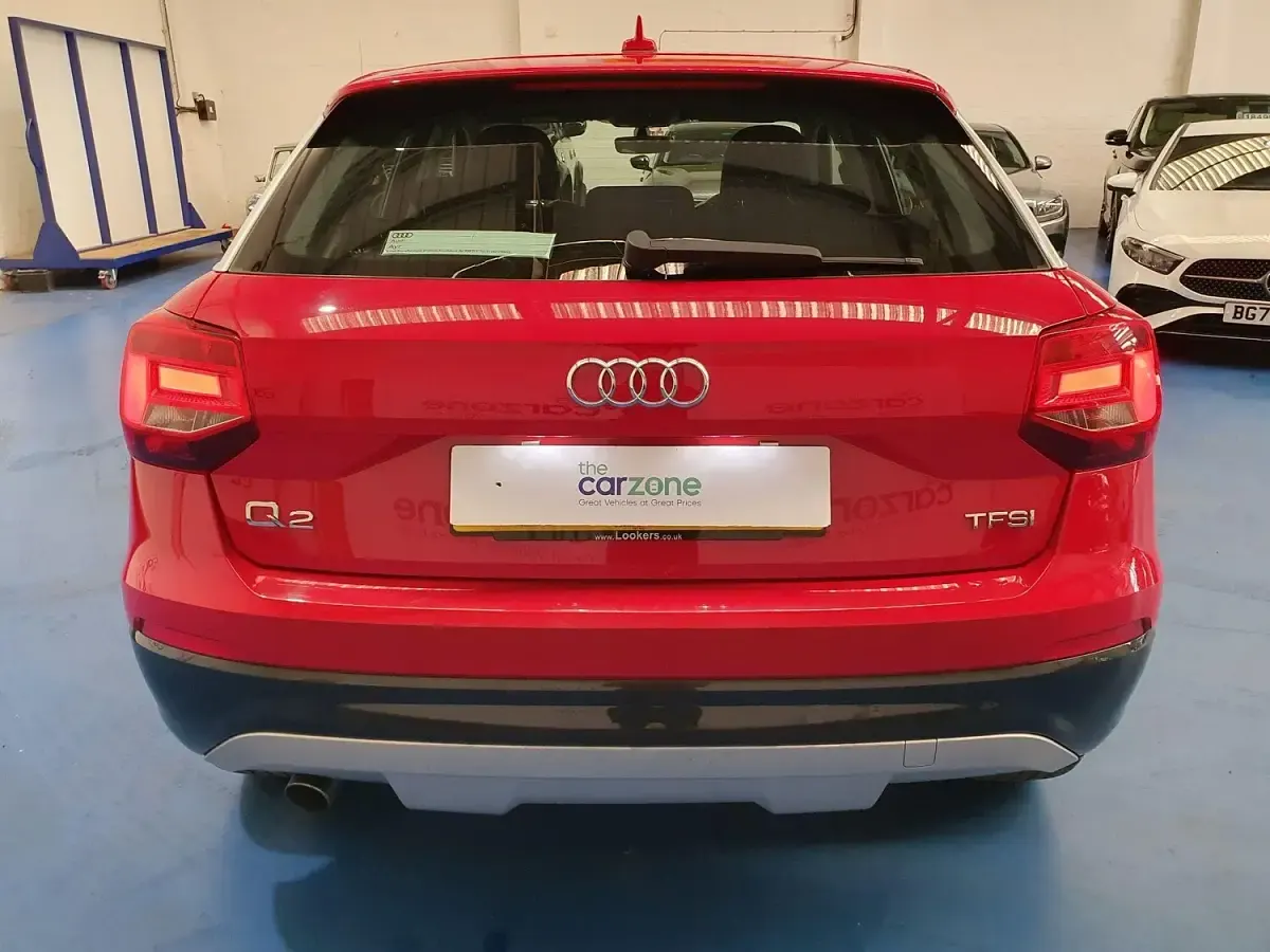 Used Audi Q2 Sport 116 HP (85 kW) 2017 Red SUV