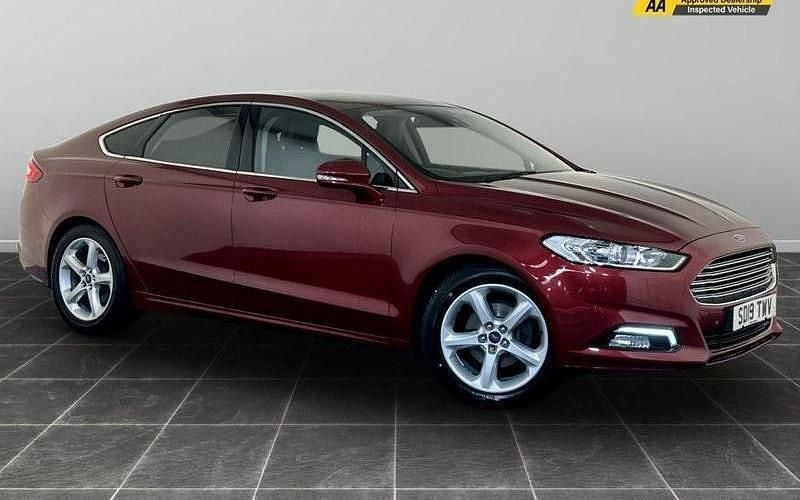 Red Used 2018 Ford Mondeo Titanium Hatchback | £7,395 (Super price) - Image 1/2