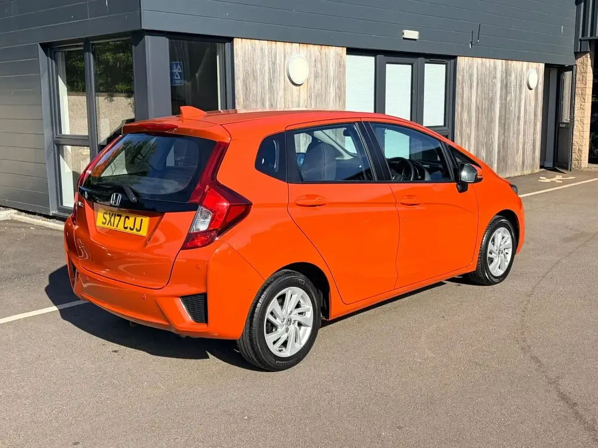Used Honda Jazz SE 102 HP (75 kW) 2017 Orange Hatchback