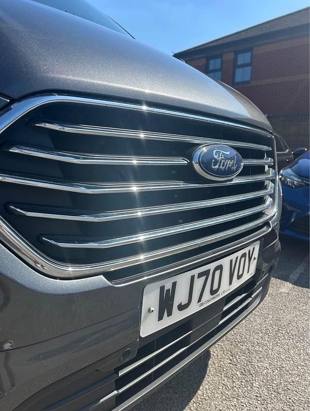Used Ford Tourneo Titanium 130 HP (95 kW) 2020 Grey MPV