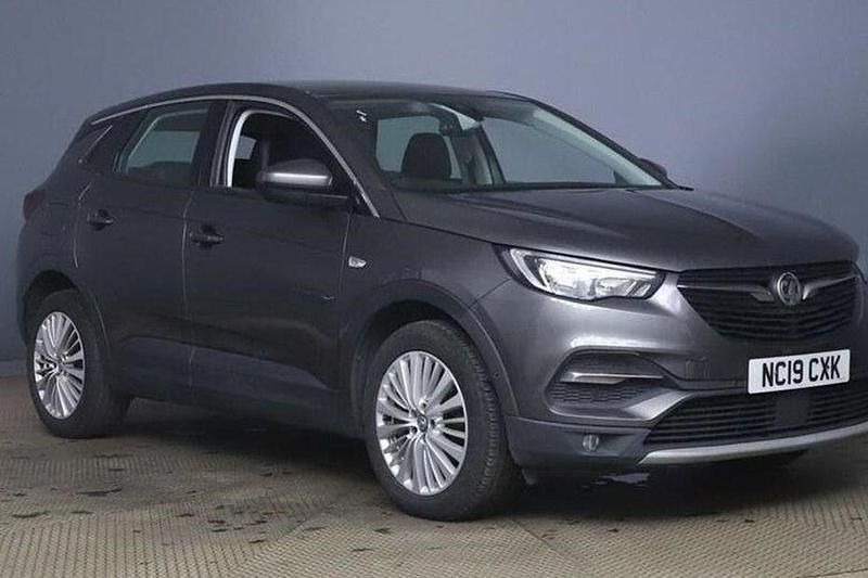Used Vauxhall Grandland X 130 HP (95 kW) 2019 Grey SUV