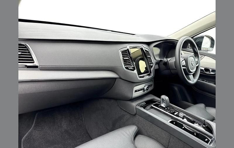 Used Volvo XC90 Plus 247 HP (181 kW) 2024 Blue SUV