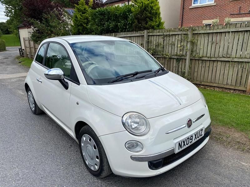 White Used 2009 Fiat 500 Pop Hatchback | £2,290 (Fair price) - Image 1/4