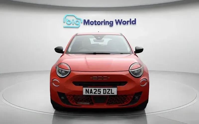 New Fiat 600 La Prima 101 HP (74 kW) 2025 Orange SUV