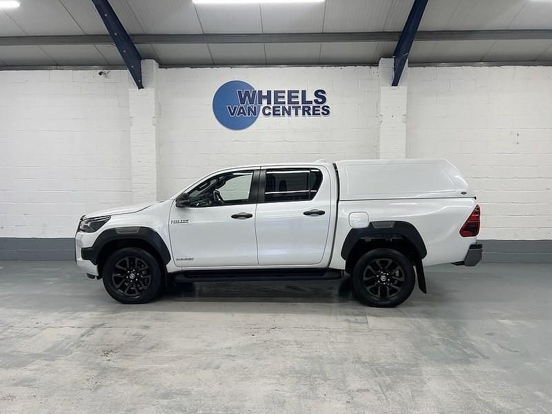Used Toyota HiLux 204 HP (150 kW) 2023 White Pickup