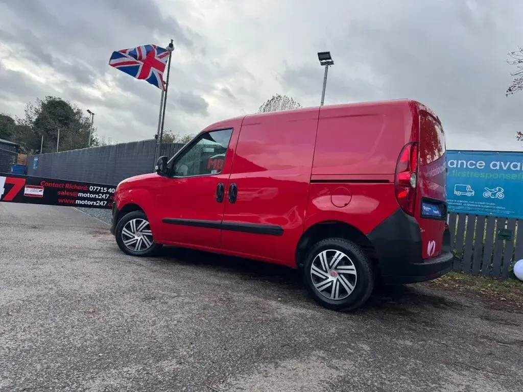 Used Fiat Doblò 2013 Red MPV
