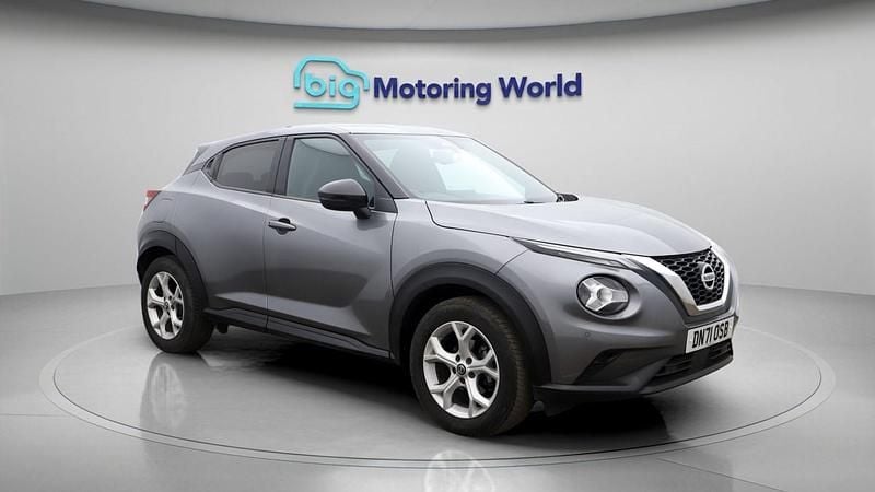 Used Nissan Juke N-Connecta 114 HP (83 kW) 2022 Grey SUV