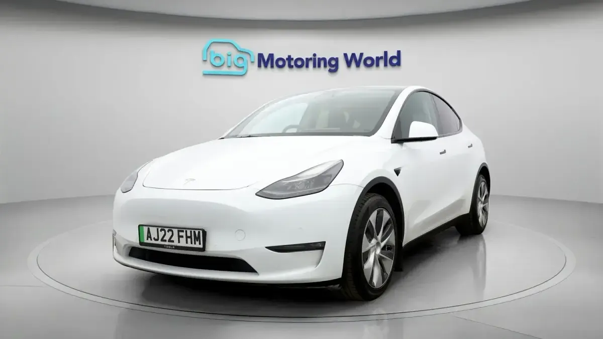 Used Tesla Model Y Long Range AWD 378 kW (514 HP) 2022 White SUV