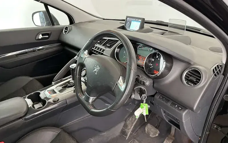 Used Peugeot 3008 Allure 120 HP (88 kW) 2016 Black Estate