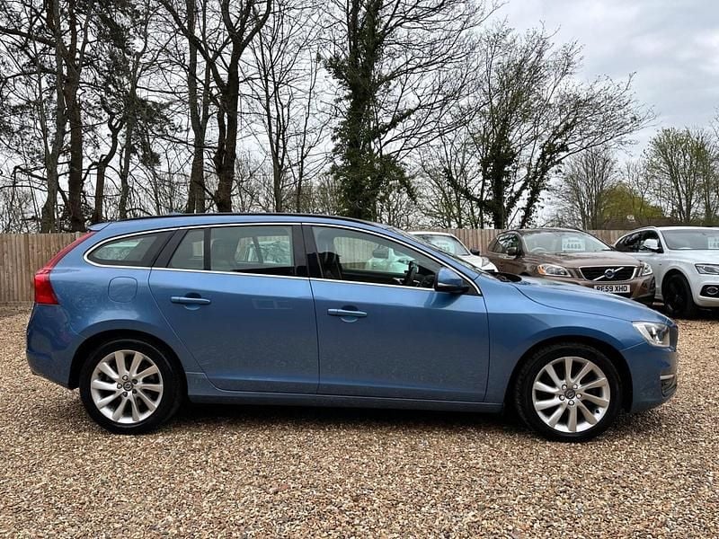 Used Volvo V60 SE 181 HP (133 kW) 2015 Blue Estate