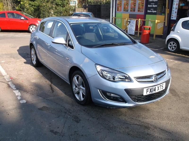 Used Vauxhall Astra SRi 2014 Silver Hatchback