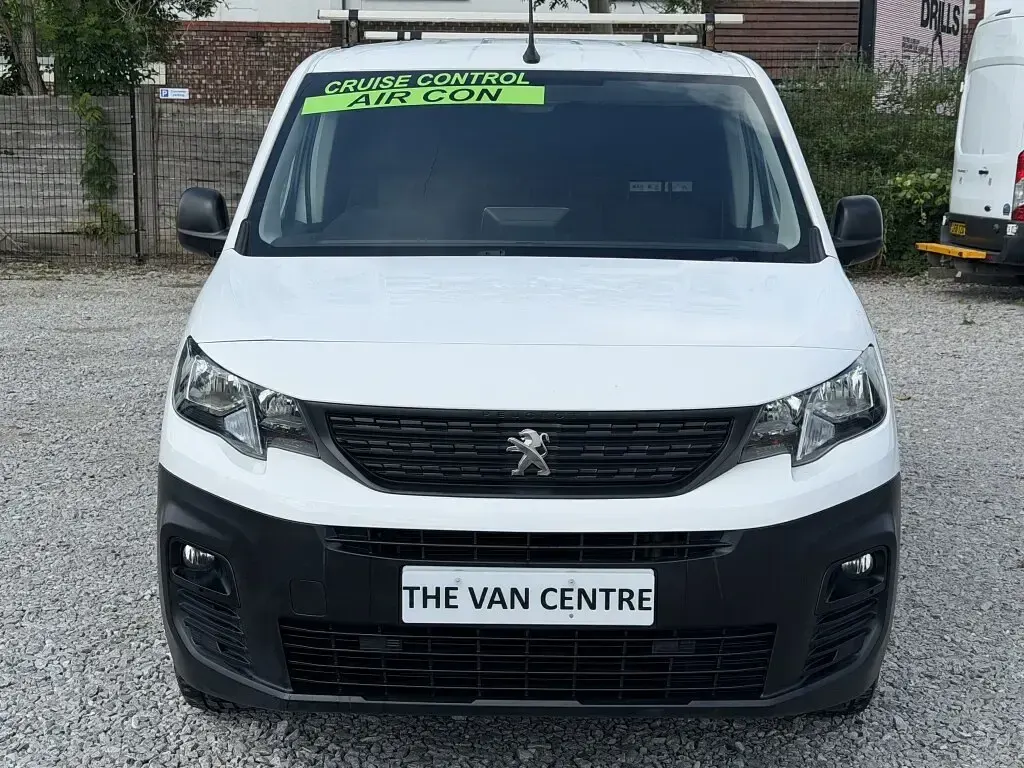 Used Peugeot Partner 131 HP (96 kW) 2021 White MPV