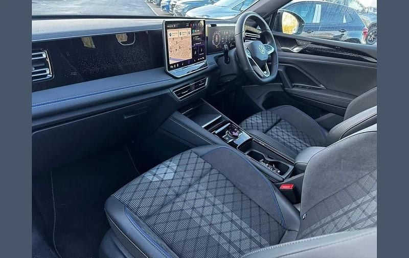 Used VW Tiguan R-line 147 HP (108 kW) 2025 Green SUV