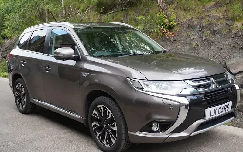 Used Mitsubishi Outlander P-HEV 203 HP (149 kW) 2016 Estate