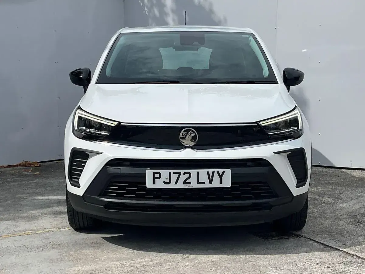 Used Vauxhall Crossland Design Edition 110 HP (80 kW) 2022 White SUV