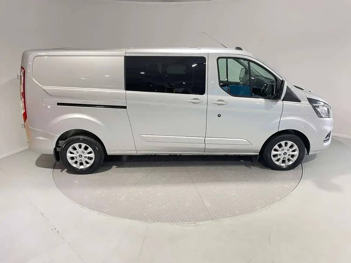 Used Ford Transit Custom Limited 130 HP (95 kW) 2023 Silver Van