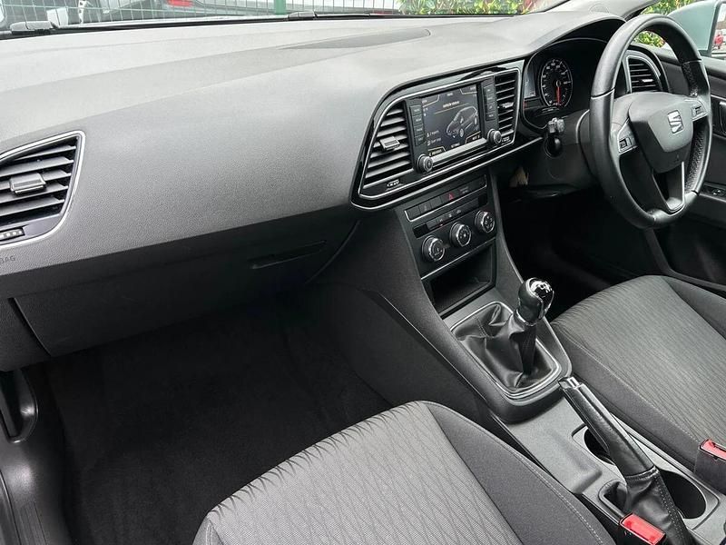 Used Seat Leon Sport 110 HP (80 kW) 2017 Silver Estate