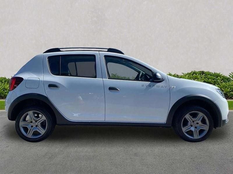 Usado Dacia Sandero Essentiel 75 CV (55 kW) 2020 Blanco Utilitario