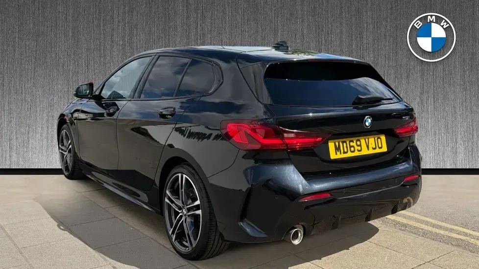 Usado BMW 118 M Sport 138 CV (101 kW) 2020 Negro Utilitario