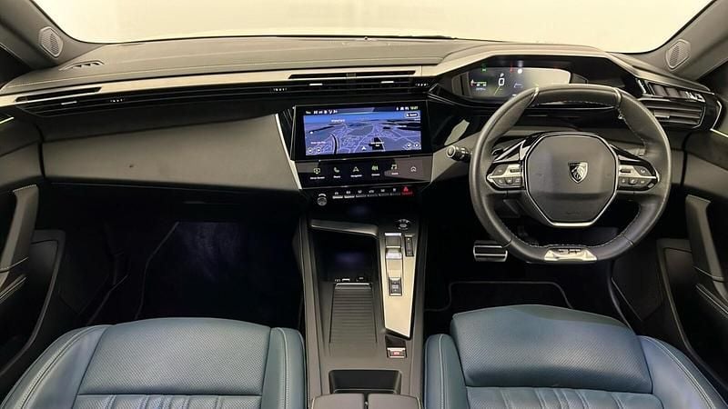 Used Peugeot 308 GT 131 HP (96 kW) 2022 Arctic white Hatchback