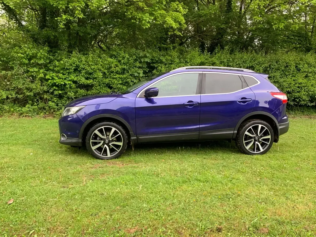 Used Nissan Qashqai Tekna 130 HP (95 kW) 2015 Blue SUV