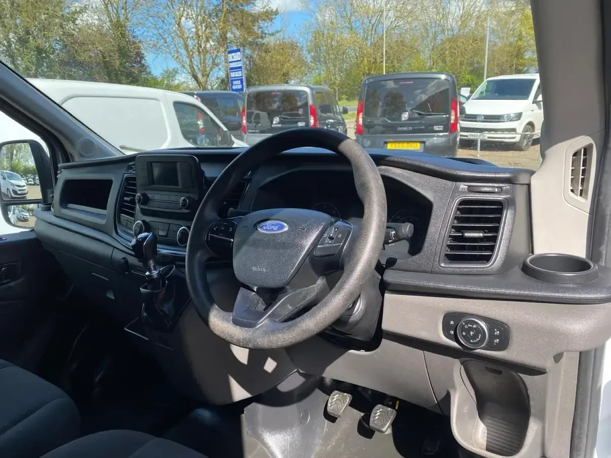 Usado Ford Transit 130 HP (95 kW) 2022 Branco Van