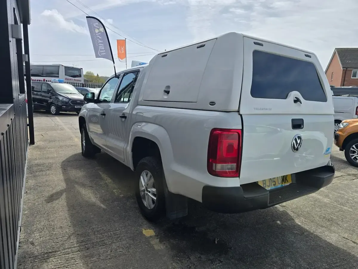Begagnad VW Amarok Startline 2015 Vit Pickup