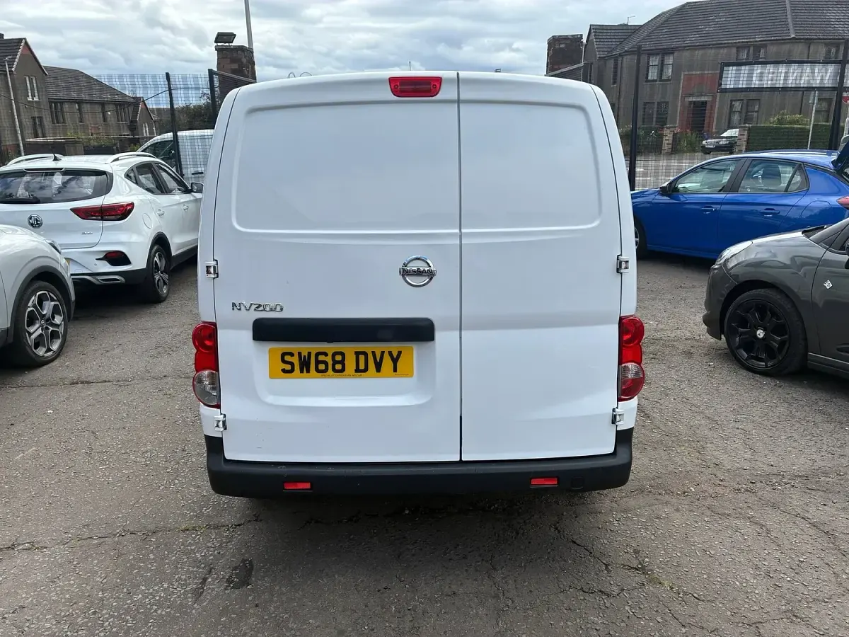 Used Nissan NV200 Acenta 90 HP (66 kW) 2018 White MPV