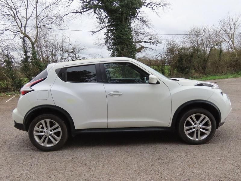 Used Nissan Juke Acenta Premium 2014 White SUV