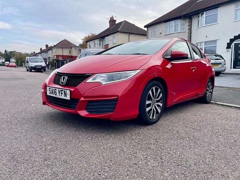 Red Used 2016 Honda Civic S Hatchback | £4,550 (Good price) - Image 1/4
