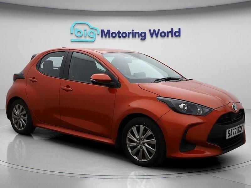 Orange Used 2022 Toyota Yaris Hybrid Hatchback | £12,700 (Super price) - Image 1/4