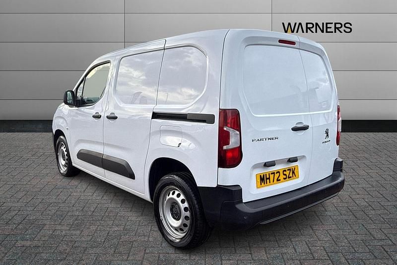 Used Peugeot Partner Premium 102 HP (75 kW) 2023 White MPV
