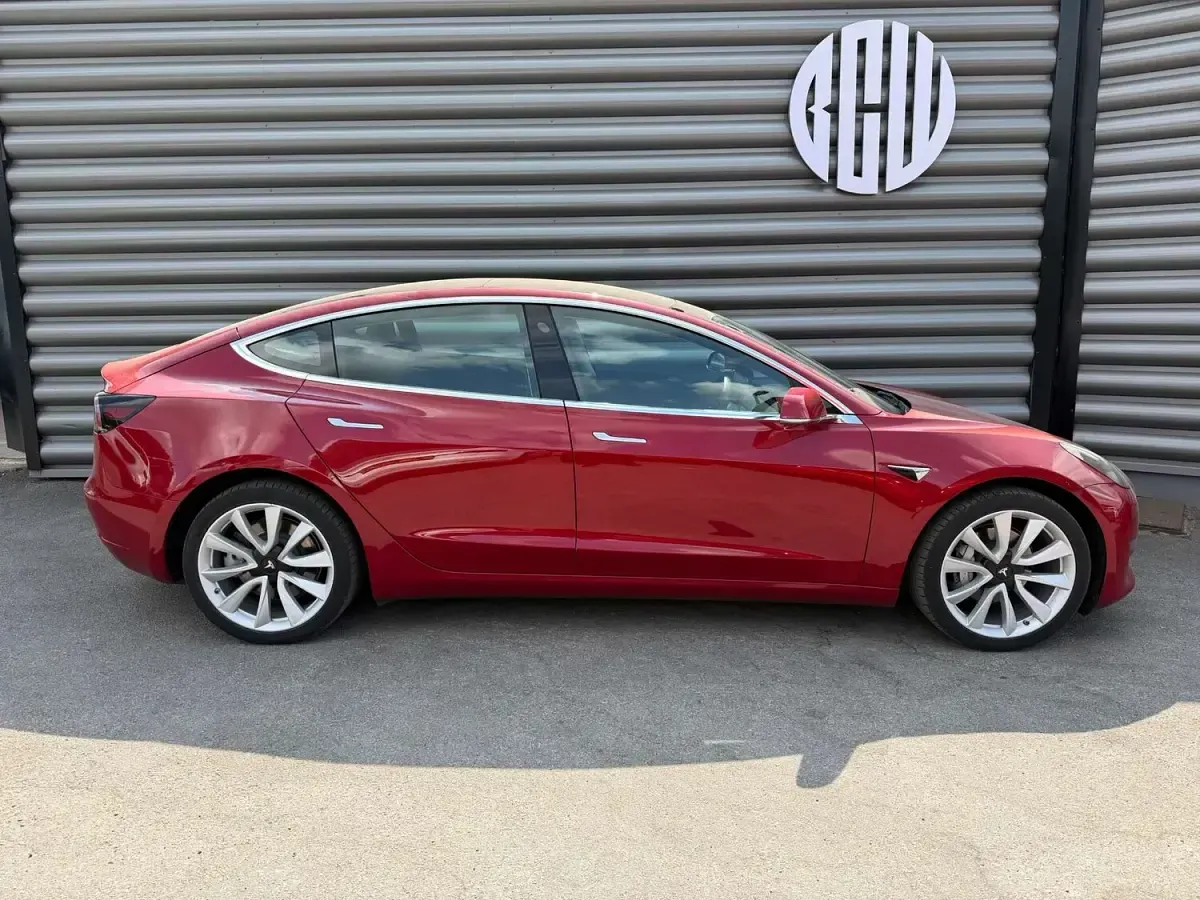 Used Tesla Model 3 Standard Range 366 kW (498 HP) 2019 Red Sedan