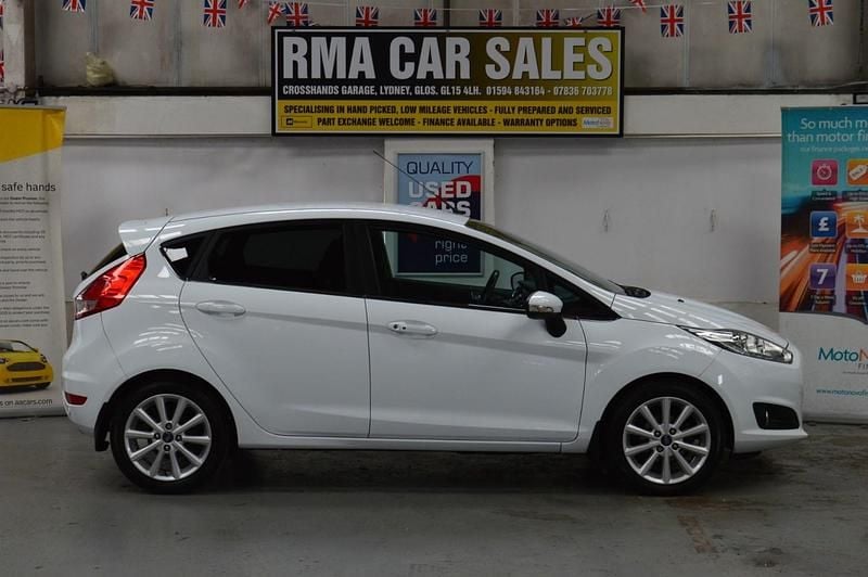 Used Ford Fiesta Titanium 2015 White Hatchback