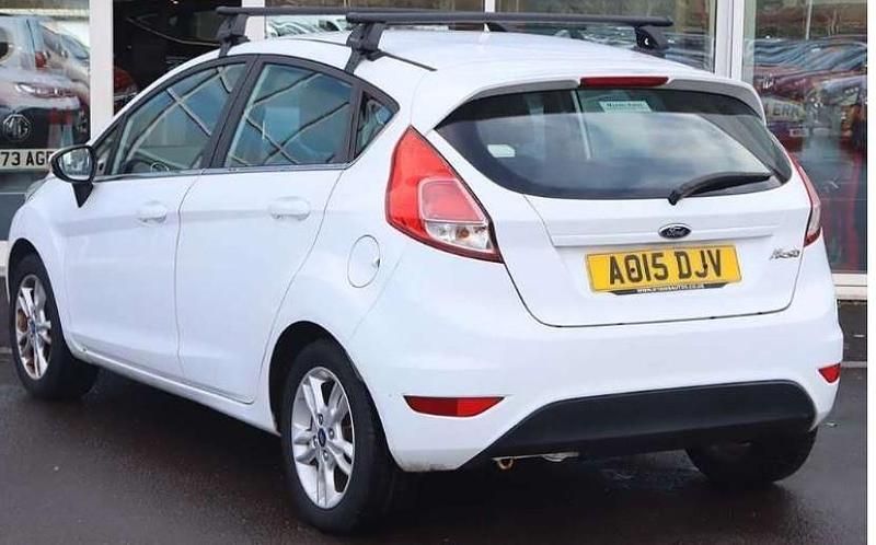 Used Ford Fiesta Zetec 2015 White Hatchback