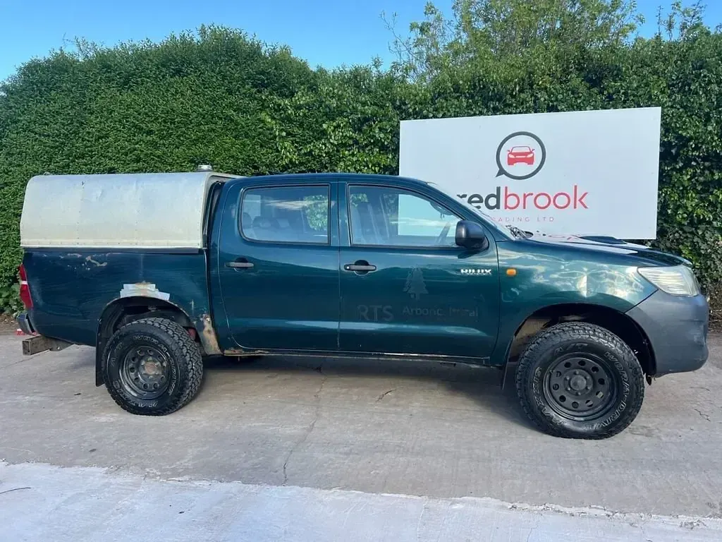 Usado Toyota HiLux 144 HP (105 kW) 2013 Verde Pickup