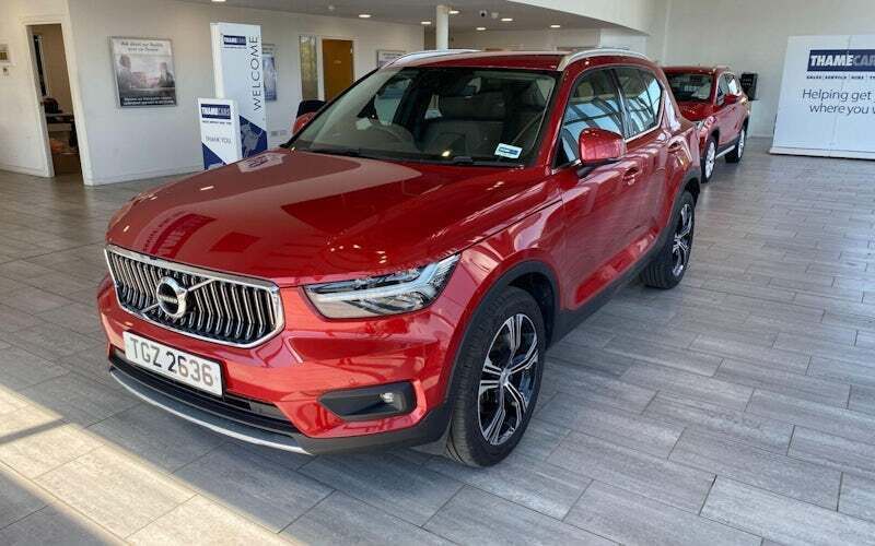 Used 2022 Volvo XC40 Inscription SUV | £22,699 (Good price) - Image 1/4