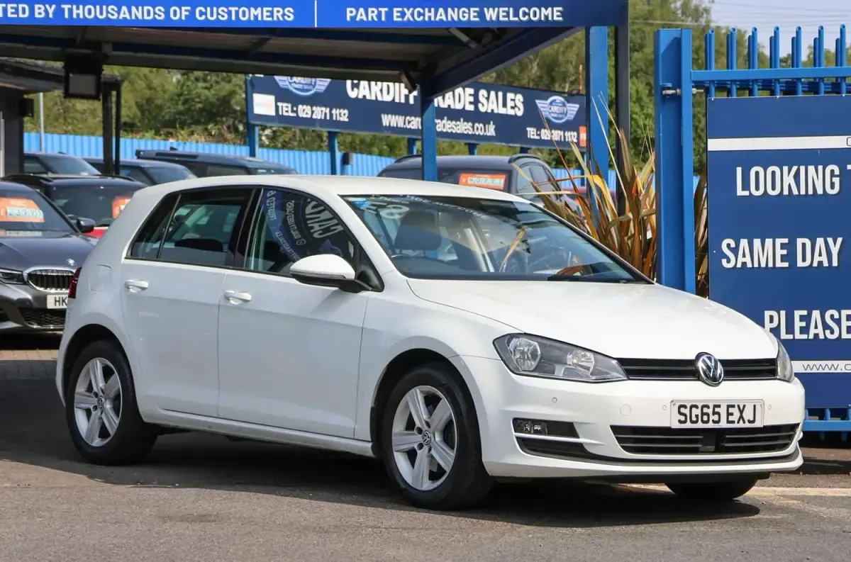Used VW Golf VII Match 125 HP (91 kW) 2015 White Hatchback