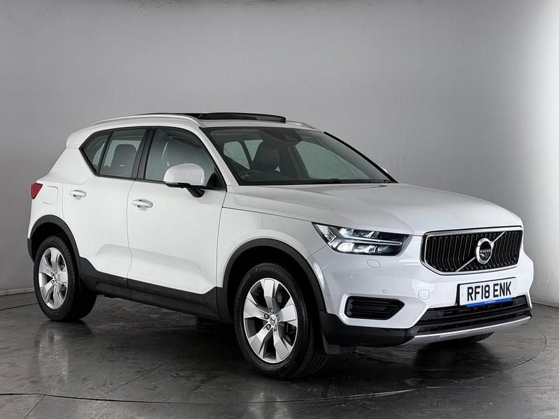 Used Volvo XC40 Momentum 2018 White SUV