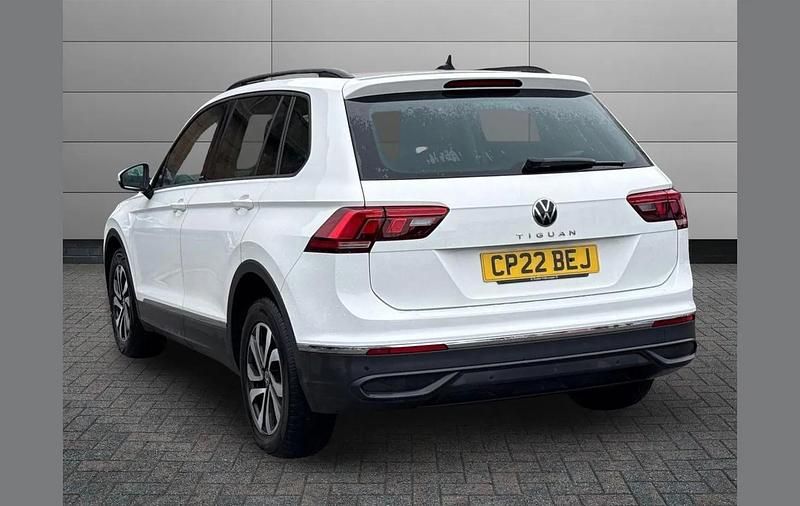 Begagnad VW Tiguan Active 150 HK (110 kW) 2022 Vit SUV