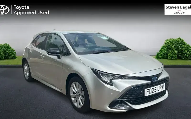 Used Toyota Corolla 140 HP (102 kW) 2026 Hatchback