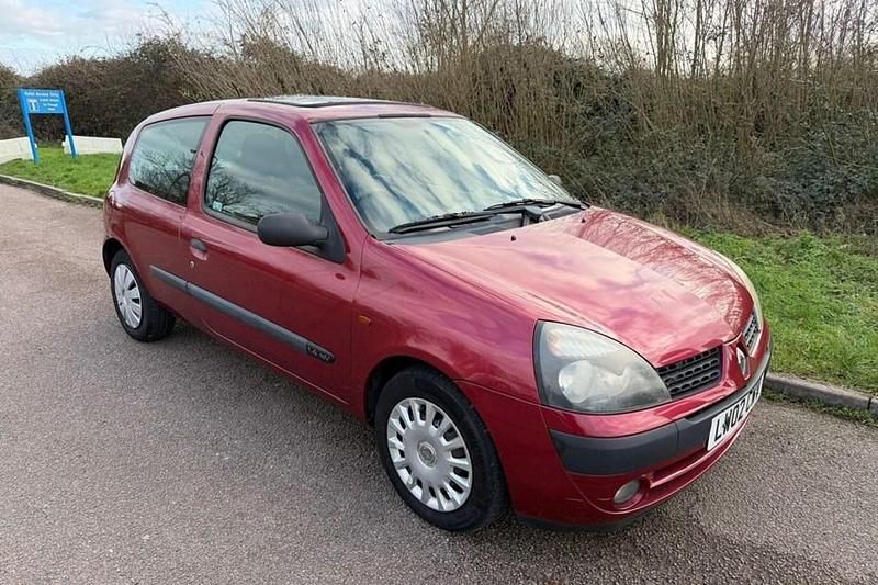 Red Used 2002 Renault Clio II Expression+ Hatchback | £1,499 (Fair price) - Image 1/1