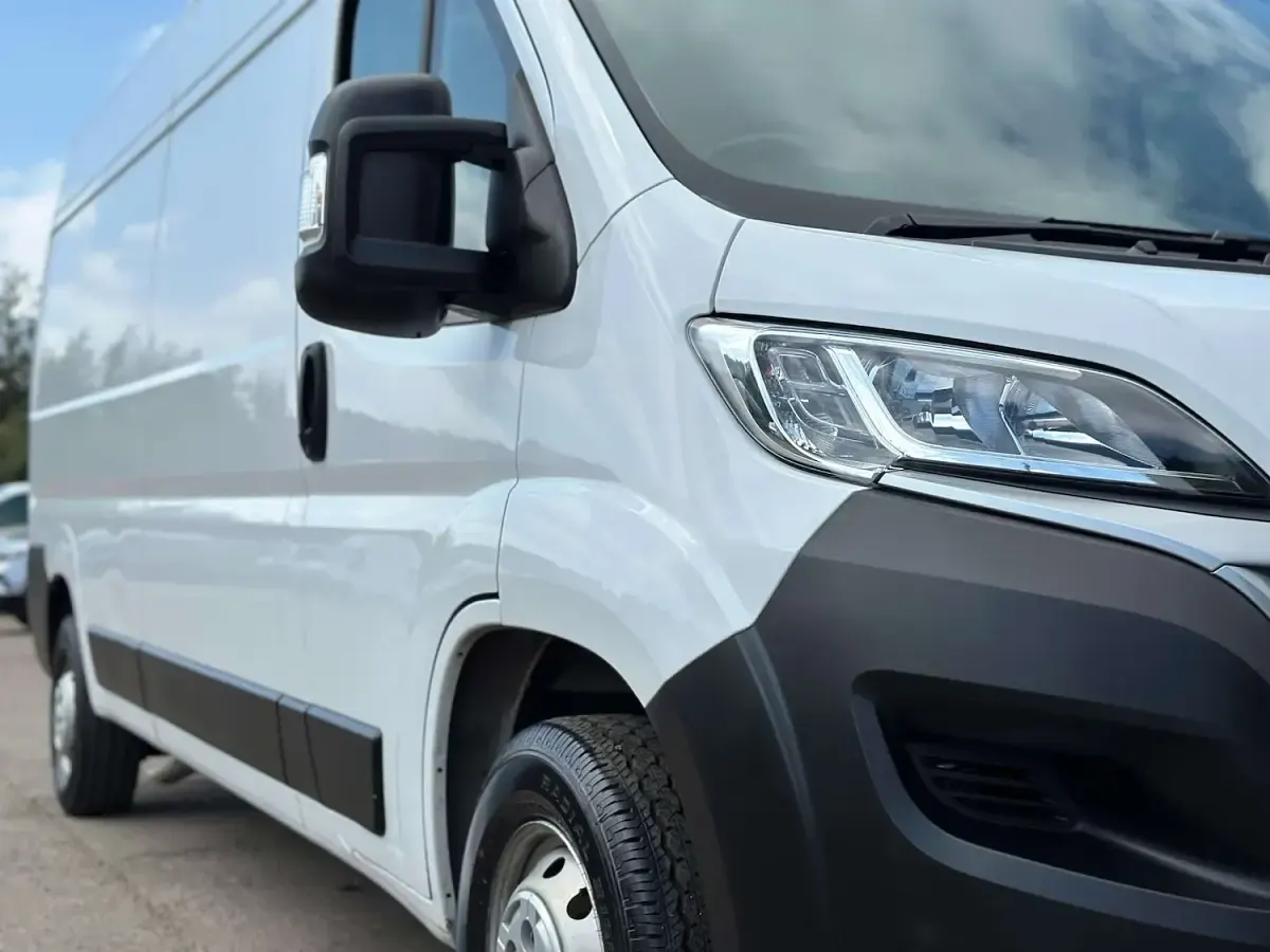 Used Citroën Relay 140 HP (102 kW) 2023 White Van