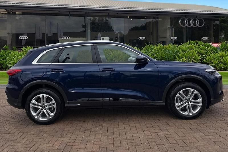 New Audi Q5 Sport 268 HP (197 kW) 2026 Blue SUV