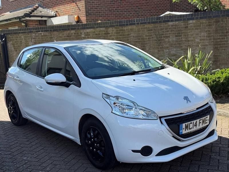 Used Peugeot 208 Access 82 HP (60 kW) 2013 White Hatchback