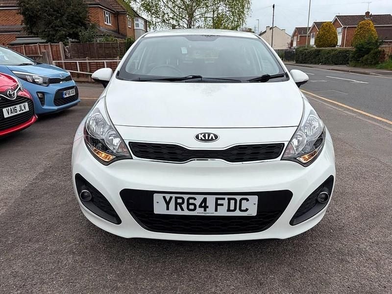 Used Kia Rio 107 HP (78 kW) 2014 White Hatchback